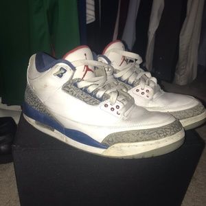 Jordan True Blue 3s